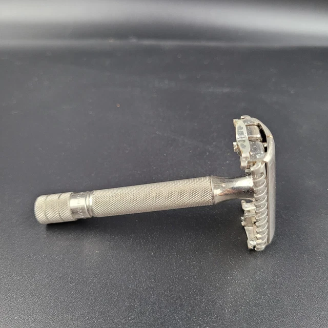 Vintage 1930's Gillette Senator TTO DE Open Comb Razor 3