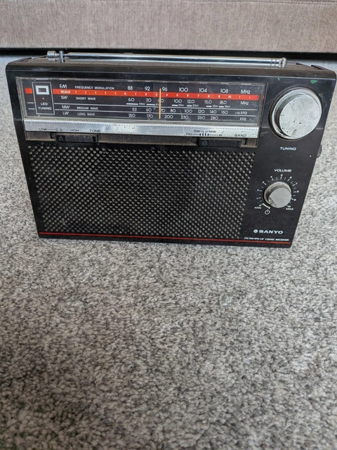 VINTAGE SANYO RP8880 9 Band Receiver Radio Made in Japan £203.50