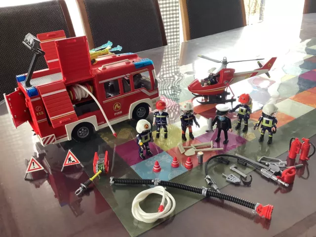 Playmobil Feuerwehr und Hubschrauber gebraucht.