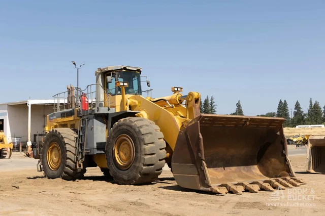 2005 Komatsu WA900-3