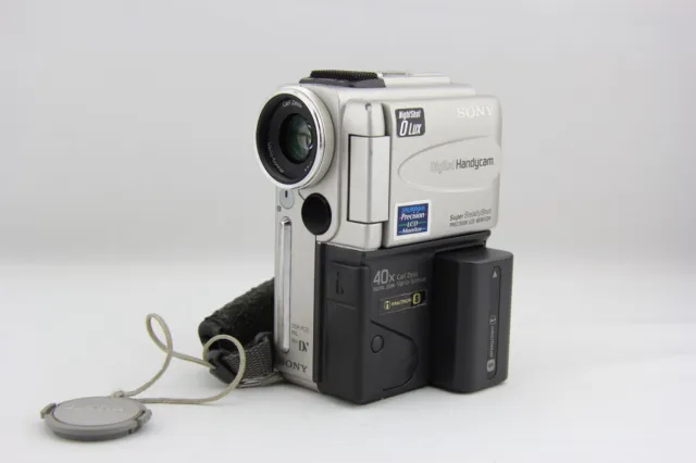 Sony Digital Handycam DCR-PC2E mini videocamera DV # 9574