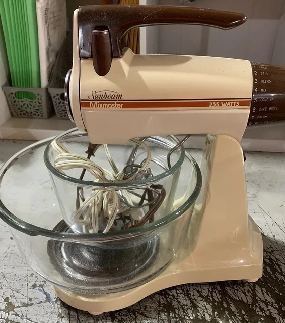 WORKING VTG SUNBEAM MixMaster 423A 12 Speed 235 Watts Stand Mixer 2