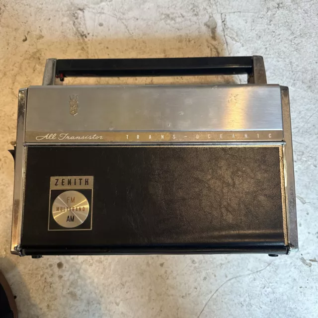 Vintage Zenith Royal Trans Oceanic All Transistor Radio 3000-1 AM FM Video Insid Vintage Zenith Royal Trans Oceanic All Transistor Radio 3000-1 AM FM Video Insid