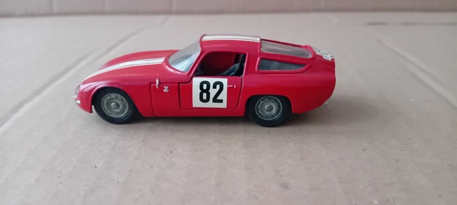 ALFA ROMEO GIULIA GTA BIANCA TROFEO 2022 SOLIDO S1806903 1:18 DIE ALFA ROMEO GIULIA GTA BIANCA TROFEO 2022 SOLIDO S1806903 1:18 DIE