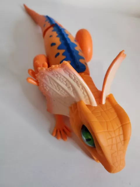 Zuru Robo Alive Lurking Lizard Robot Battery Driven Pet Toy