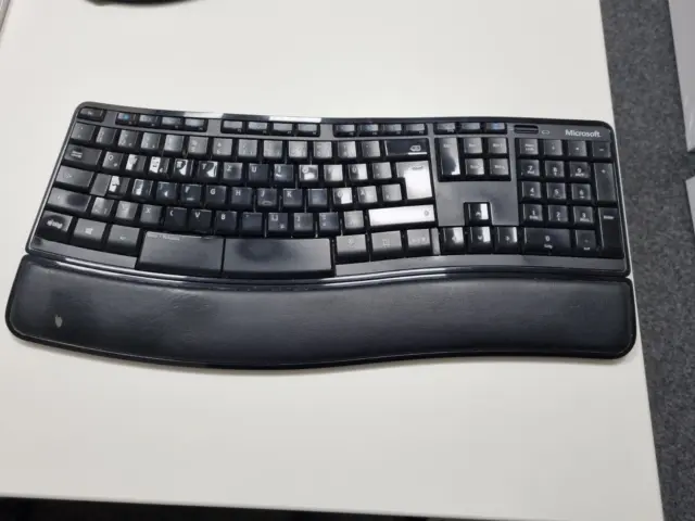 Microsoft Sculpt Comfort Desktop Tastatur kabellos schwarz gebraucht
