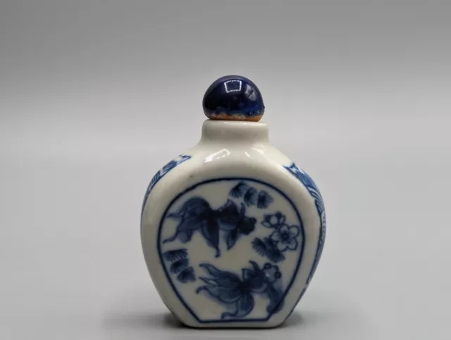 Chinese Blue & White Porcelain Snuff Bottle - Goldfish, Leaf Mark