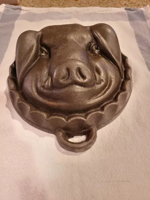 Vintage Heavy Cast-iron Hog / Boar / Pig Head - Large Baking Mold or Cheese Mold