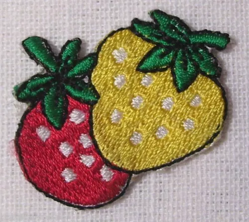 ÉCUSSON PATCH BRODE thermocollant, DUO de FRAISE Rouge Jaune ** 4 x 3 cm **