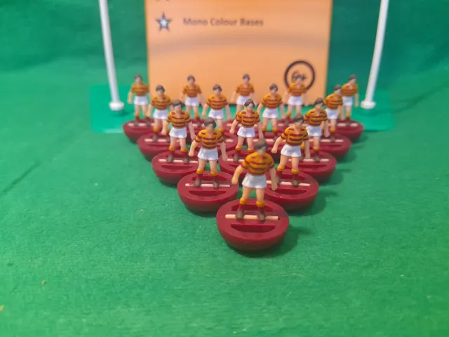 Subbuteo/Santiago Type 1 Rugby League Team. Huddersfield. (Traditional).