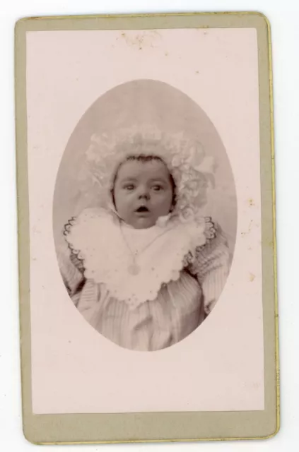Photo CDV photographie vintage Griviau Paris, un bébé mode bonnet dentelle