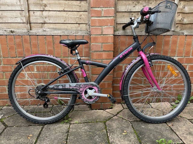 B TWIN POPLY 500 Bike Pink and Black Wheels 24