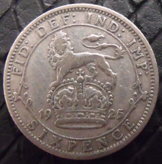 1925 GEORGE V SILVER SIXPENCE  ( 50% Silver )  British 6d Coin.   766