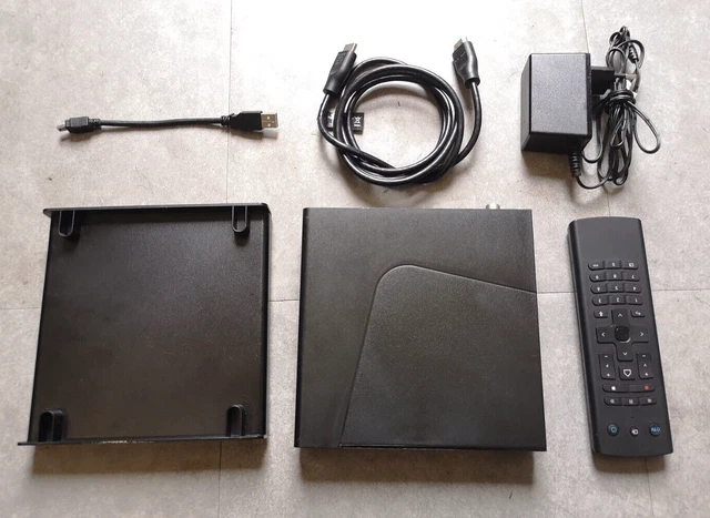 Décodeur SFR La Box TV STB7 4K UHD + DISQUE DUR   (  BON ETAT  )