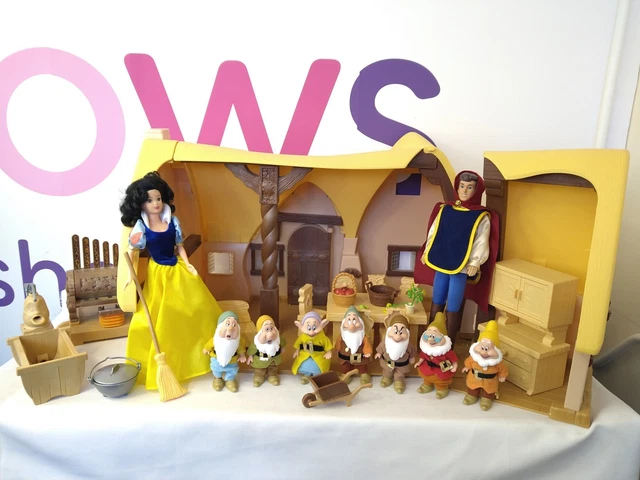 DISNEY SNOW WHITE & The Seven Dwarfs Cottage Playset W/ Dolls, 7 Dwarfs ...