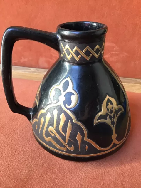 MONTIERES Vase à Anse En Céramique Émaillée Noire À Décor Orientaliste Doré