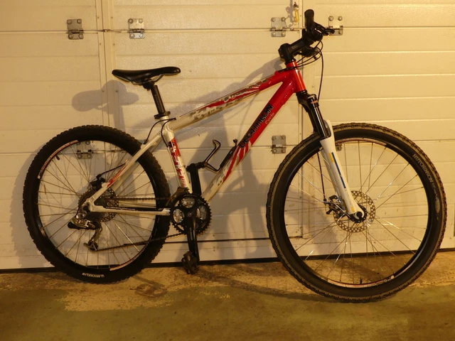 V LO VTT OCCASION D cathlon roues 26