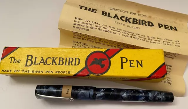 RARA pluma estilográfica de mármol azul/negro Mabie Todd Blackbird 5242, etiqueta de precio, caja