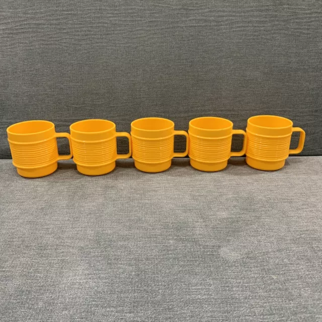 4 Vtg. Rubbermaid #3819 Ribbed Yellow Plastic 3.5 Mugs coffee Cups  Stackable