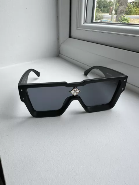 Louis Vuitton Black/Gold Z0350W Evidence Square Sunglasses