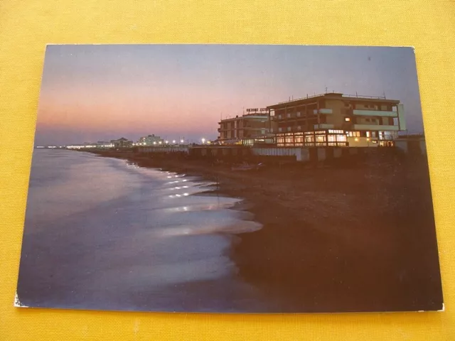(FG.A40) LIDO DI LATINA - LUNGOMARE NOTTURNO, HOTEL TIRRENO (albergo, di notte)