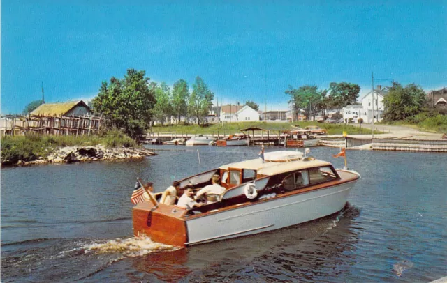 MI Manistique 1960 BOAT HARBOR 1959-64 WOOD YACHT Mint Dexter Press postcard M12