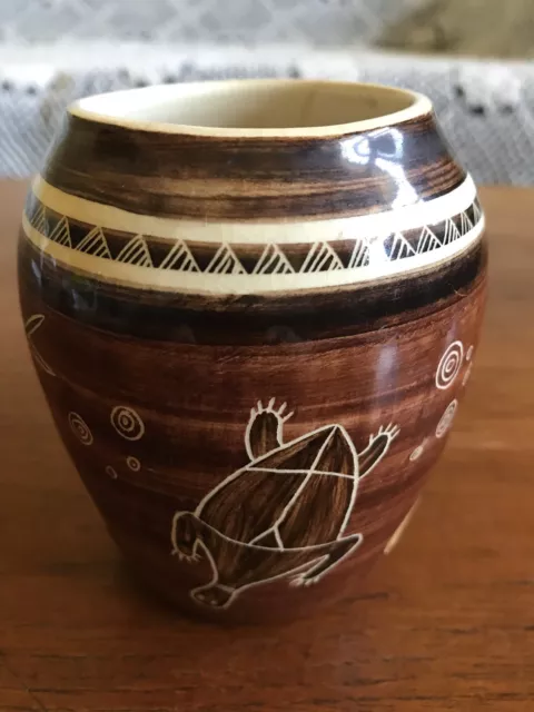 Vintage Essexware Australian Pottery Vase Gordon Dunstan Leura Aboriginal Design