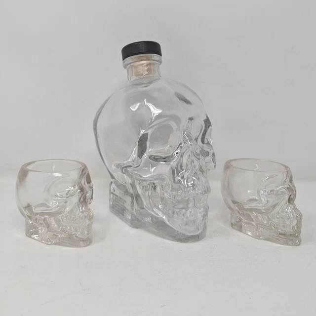 Crystal Head Vodka Empty 750ml Skull Bottle 2 Shot Glass Set in Box Dan Aykroyd