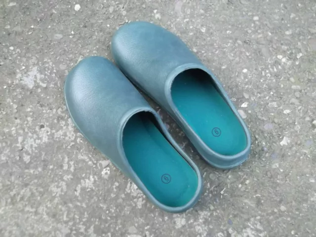 MENS WOMENS SLIP ON GARDENING CLOGS SHOES size available: uk 4, 5, 6, 7,8, and 9
