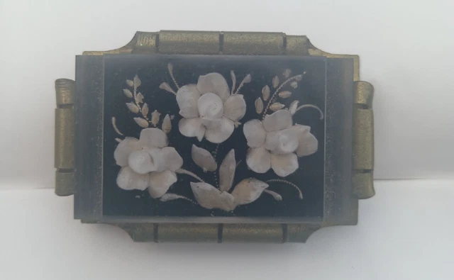 Broche Ancienne De Deuil Art Déco En Lucite Avec Inclusion De Fleurs - Noir Et Blanc
