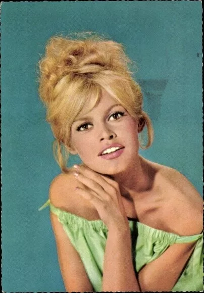 Ak Schauspielerin Brigitte Bardot, Portrait - 3931921