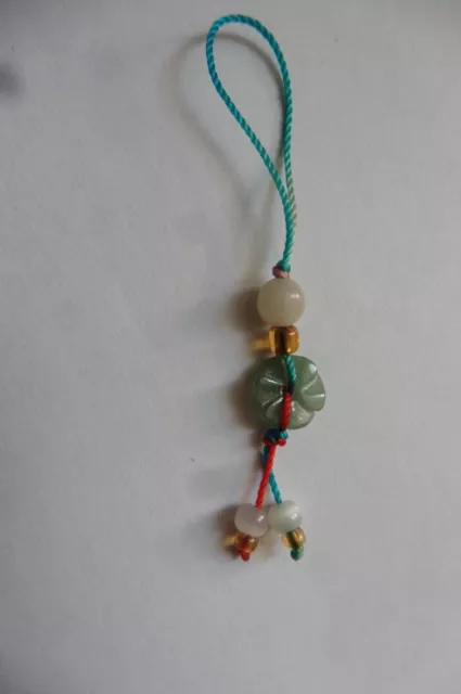 Bijou de sac à main ou téléphone porte-bonheur en perles marbre jade & soie Asie