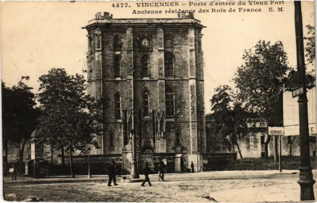 CPA Vincennes Porte d'entree du Fort (1347162)