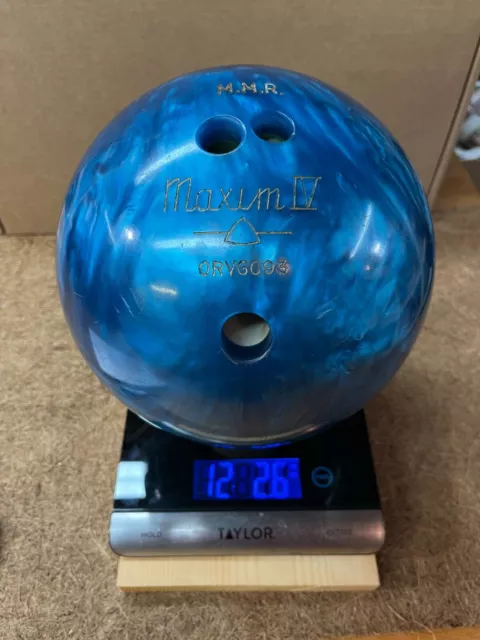 Ebonite "MAXIM IV" - Bowling Ball - 12lbs.-1oz - Blue Swirl - Drilled