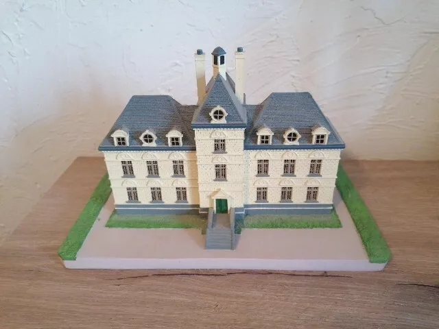 Figurine Tintin                         Chateau de Moulinsart