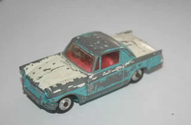 Corgi Toys - Triumph Hérald - Miniature ancienne ( à restaurer )