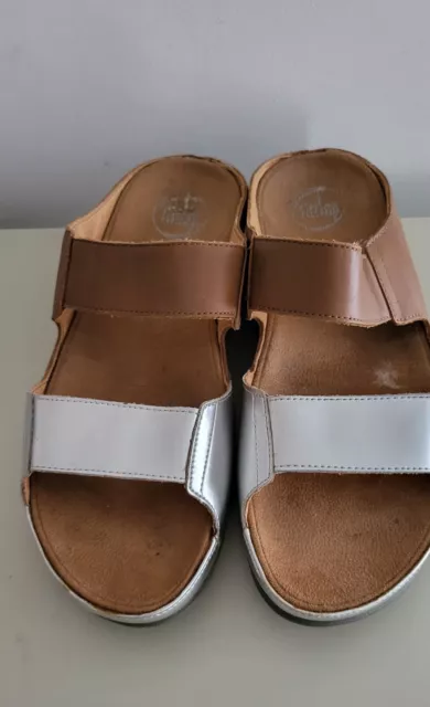 FitFlop Wobble board leather slider sandals UK size 7.  Silver & Tan. VGC