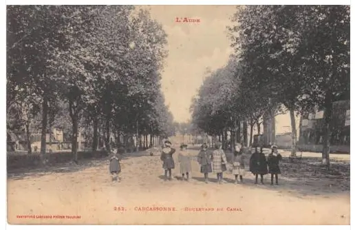 Cpa 11 Carcassonne Boulevard Du Canal
