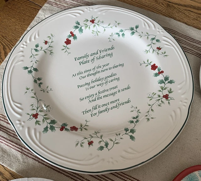 Pfaltzgraff Winterberry Family & Friends Plate of Sharing 12” HOLIDAY CHRISTMAS