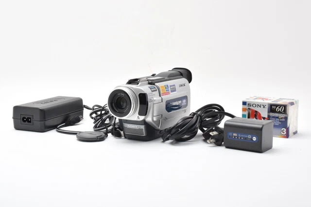 SONY DCR-TRV17 DIGITAL Handycam MiniDV Camcorder w/ Battery & Case