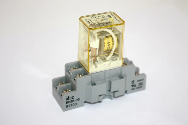RH2B-U Relay AC 24V 50/60Hz With SH2B-05C Mounting Base