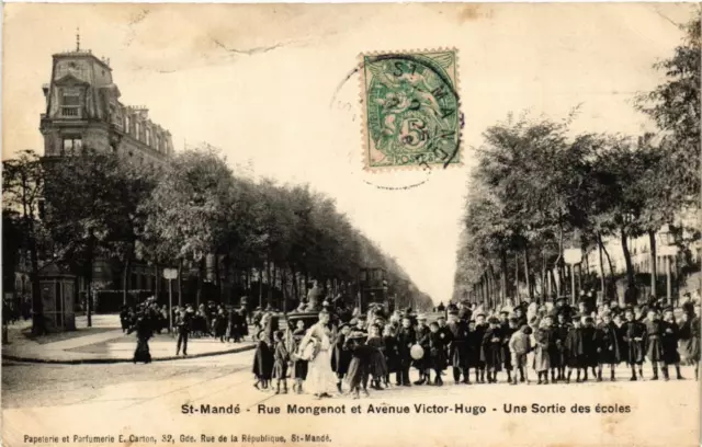 CPA SAINT-MANDE Rue Mongenot. Avenue Victor-Hugo. (509459)