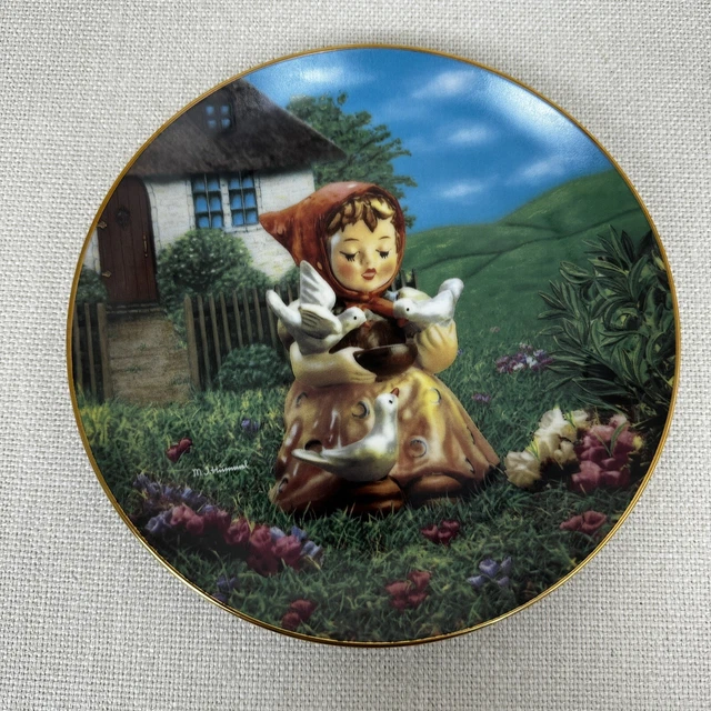 Danbury Mint - MI Hummel Plate Collection Gentle Friends Series - Cinderella