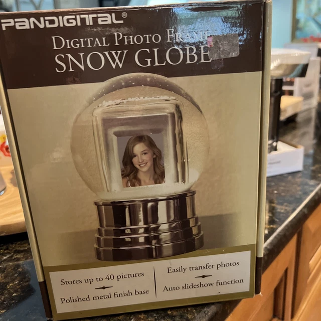 PANDIGITAL DIGITAL PHOTO Frame Snow Globe New in Open Box Storage