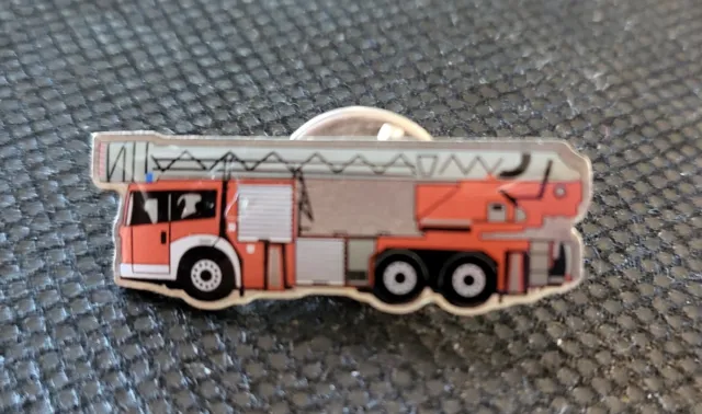 Pin Feuerwehr Mercedes Benz