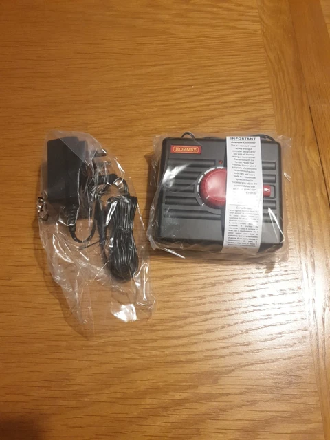 HORNBY R8250 TRAIN Controller & P9000W Transformer - (Unused) Nr Mint HORNBY R8250 TRAIN Controller & P9000W Transformer - (Unused) Nr Mint
