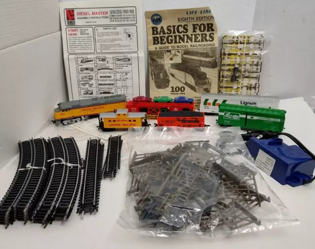 Vtg Life Like Trains Diesel Master HO Scale Electric Train Set Untested Union
