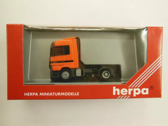 Herpa MB Actros Zugmaschine orange Nr.144377 ,  1:87 in OVP