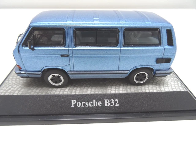 Premium ClassiXXs 1/43 - VW Combi T2 a Porsche Renndienst