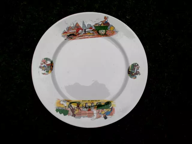 Bel assiette plate ancienne décor enfant signé Sarreguemines DV époq année 1920.
